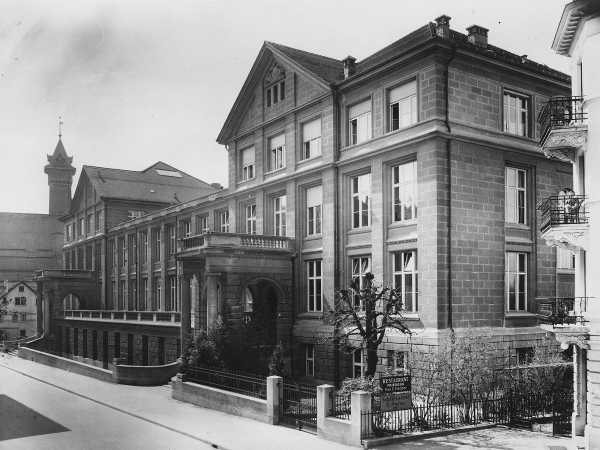 Exterior view of the natural sciences building east