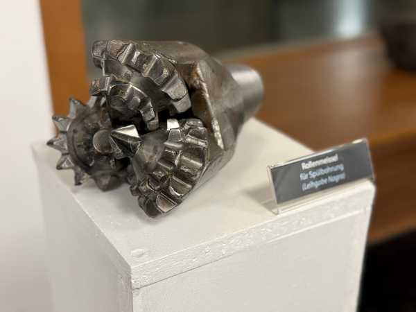 Enlarged view: Drill bit