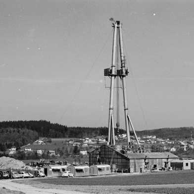 Oil derrick