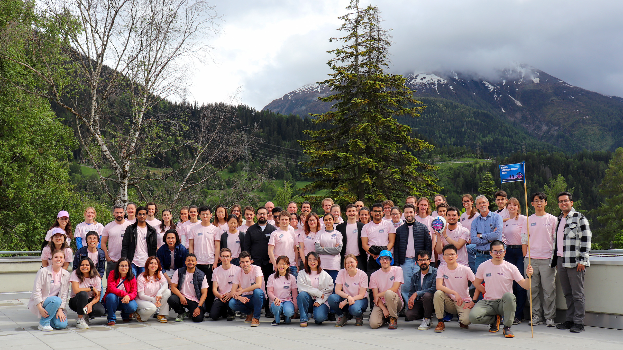 Enlarged view: Group photo D-EAPS doctoral retreat 2025