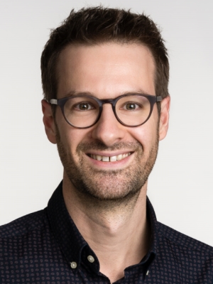 Dr.  Peter Scarfe